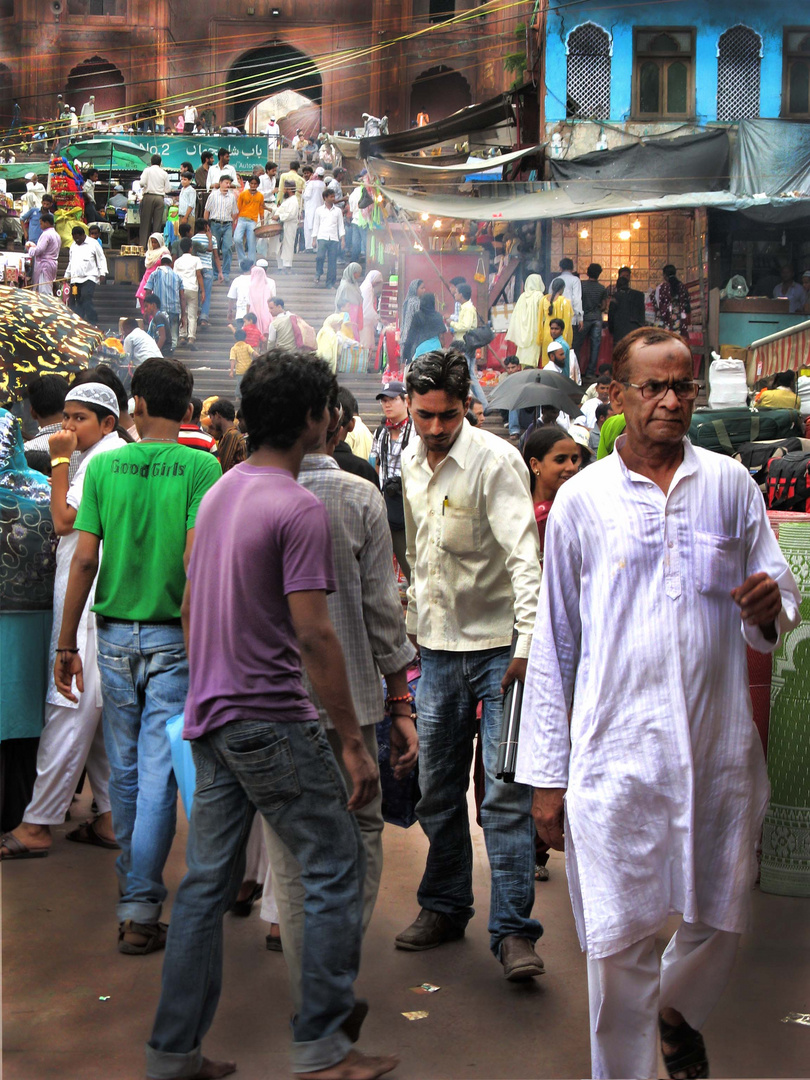 as european dont use the temple market to hide in the crowd