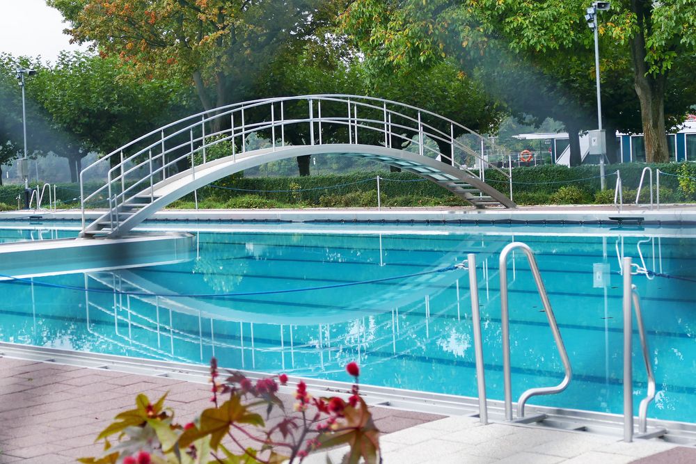 Asbach Schwimmbad Rüdesheim "Saisonende" Foto & Bild sport, asbach