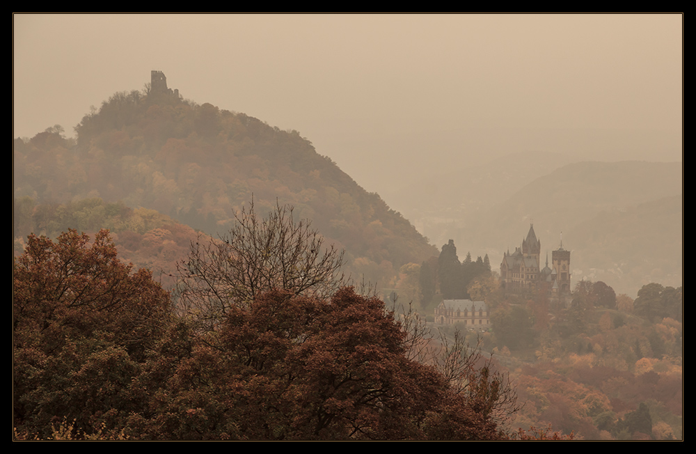 ASBACH URALT kam mir der Anblick der Drachenburg vor...