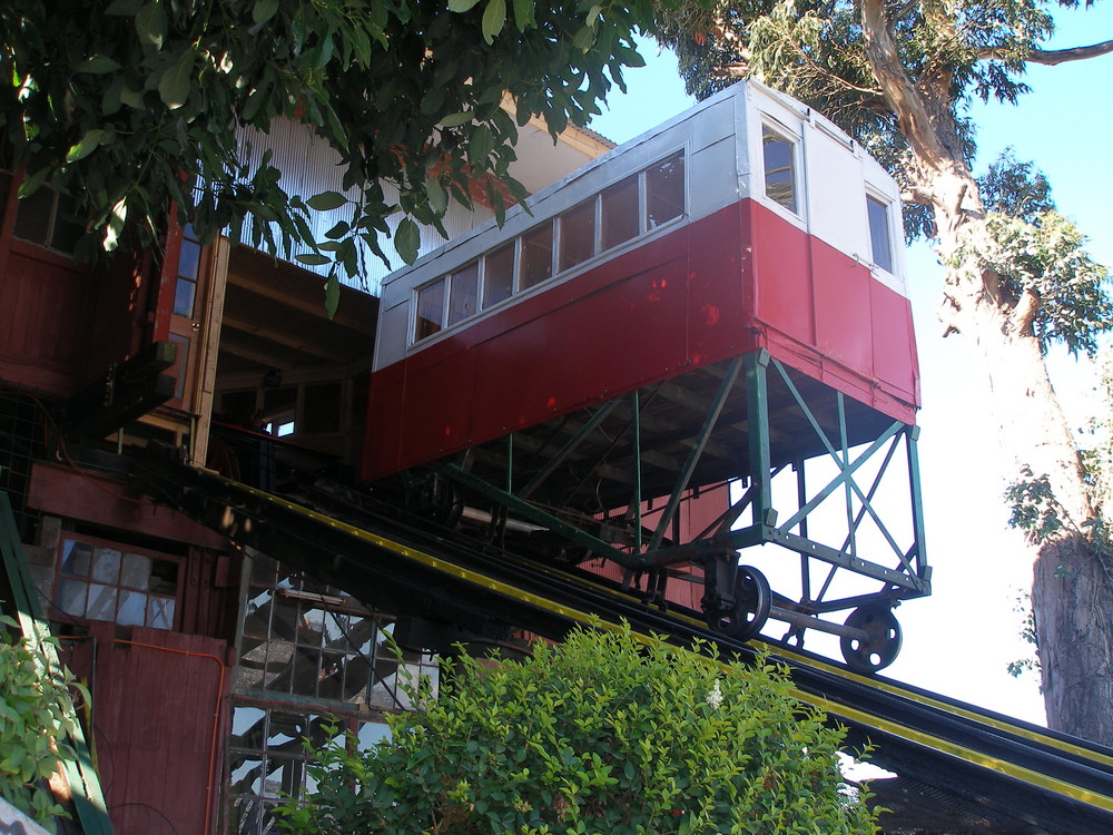 Ascensor del Paseo 21 de Mayo ciudad de Valparaiso