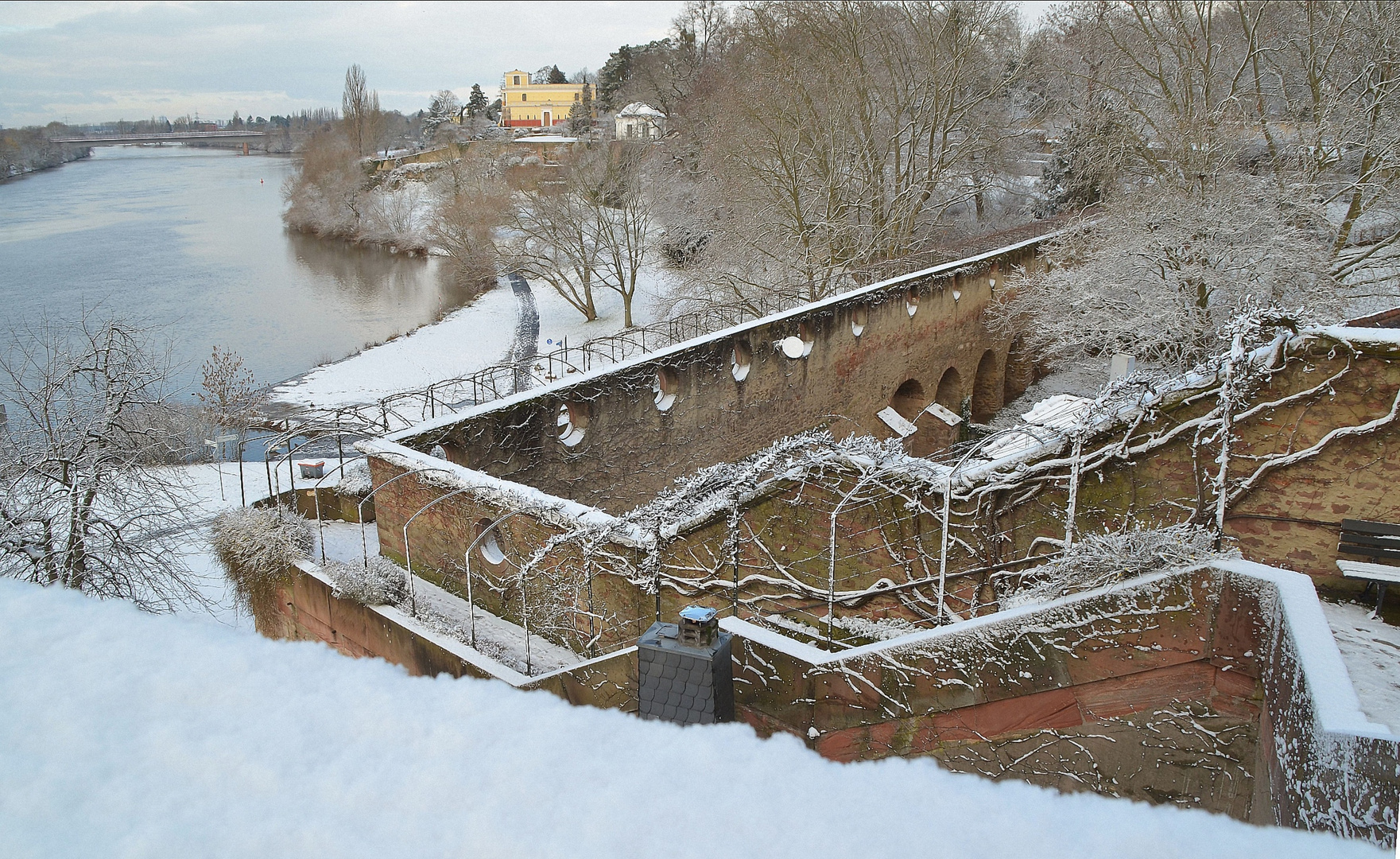 Aschaffenburger Schlosstreppe im Schnee