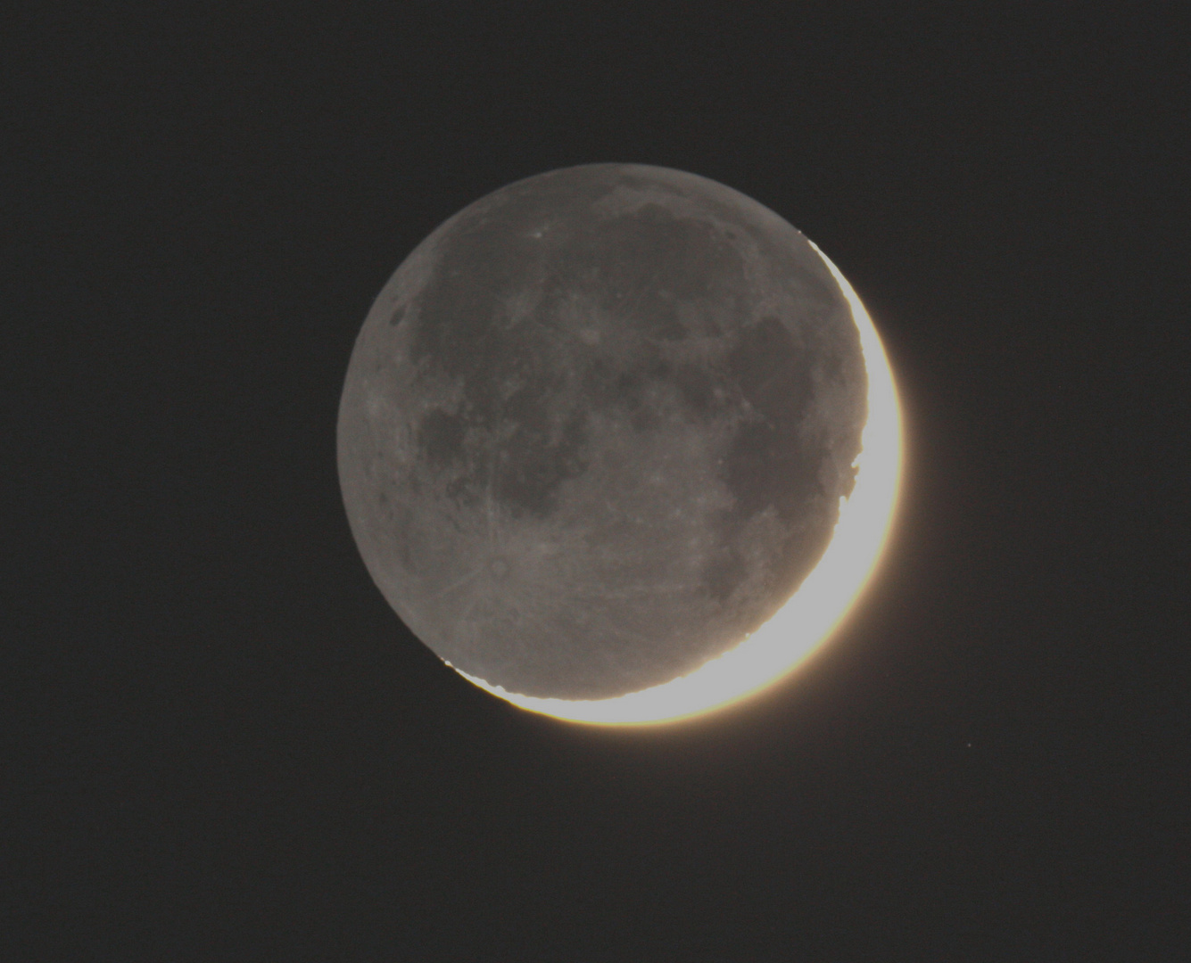 Aschgauer Mond über dem Berger Hof (EN)