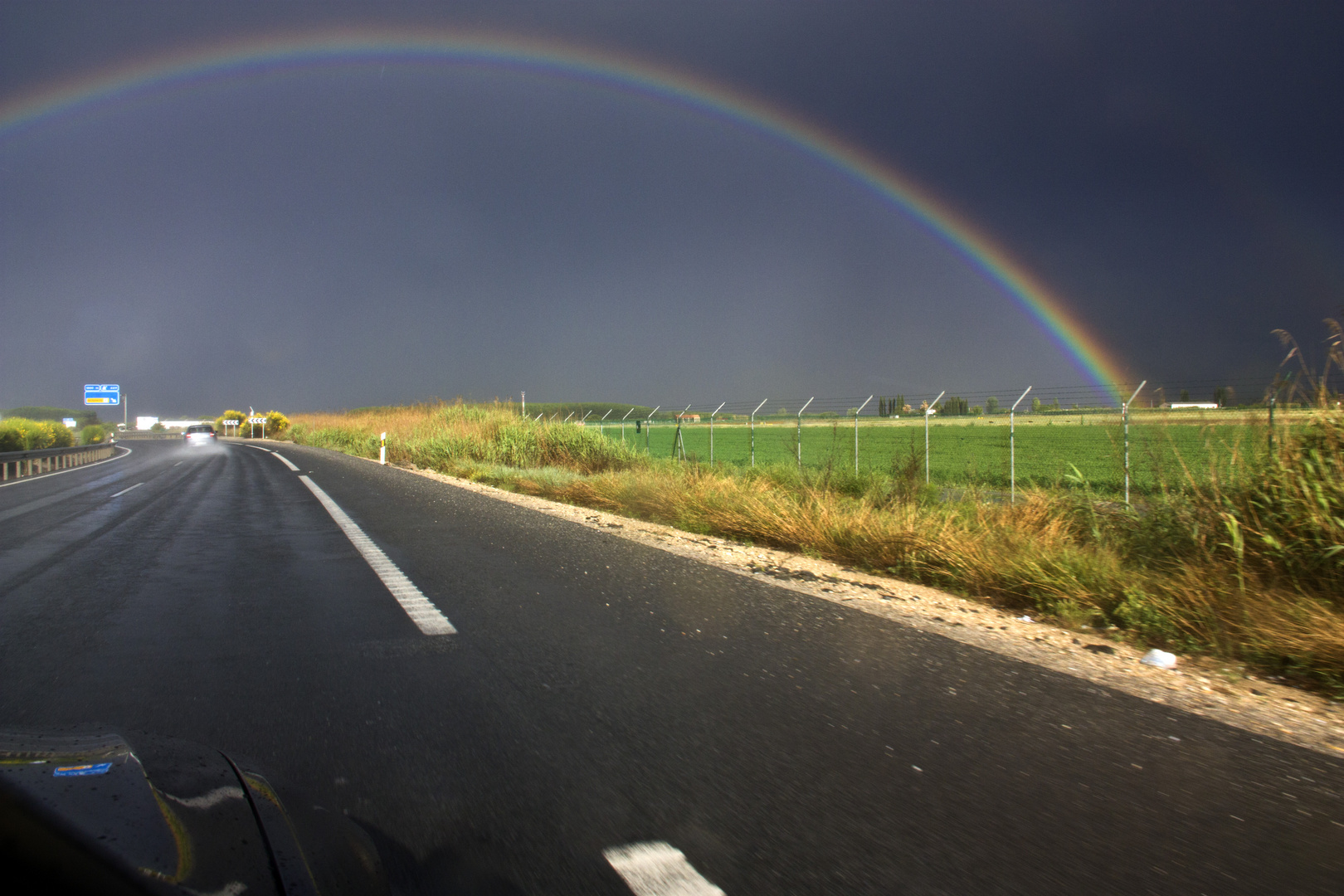 Asfalto y arco iris