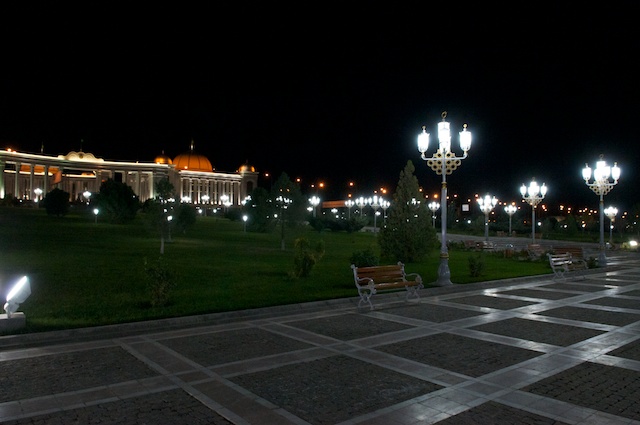 Ashgabat ein Traum an Parks und Fontainen