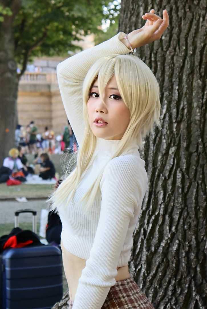 asian cosplayer