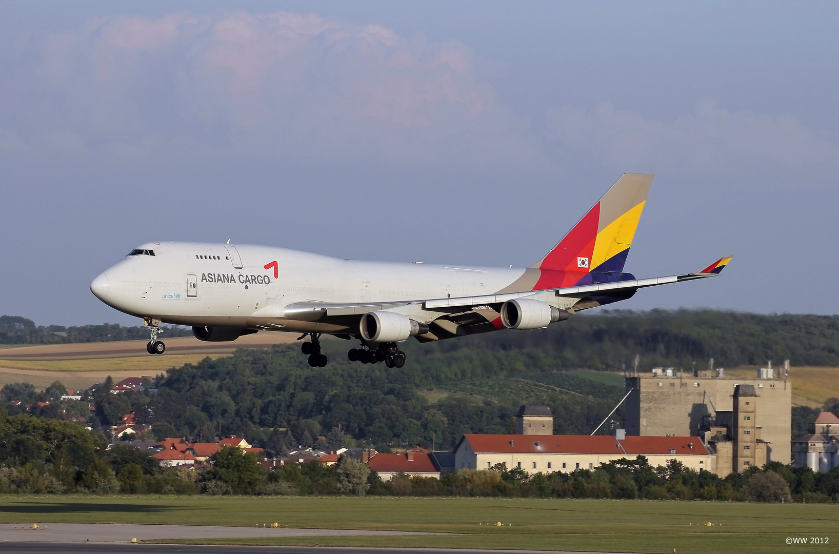 Asiana Cargo 747