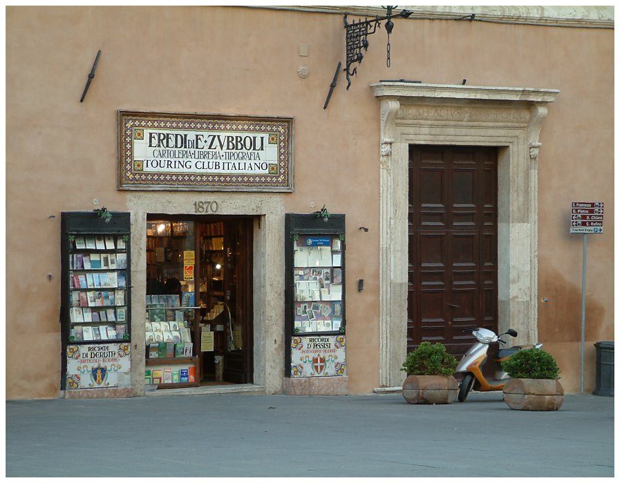 Assisi Piazza