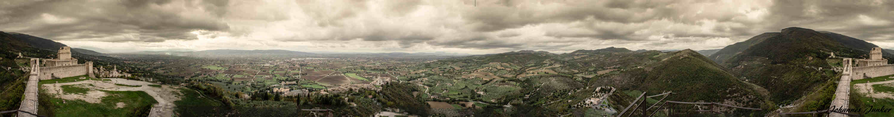 Assisi von der Rokka aus