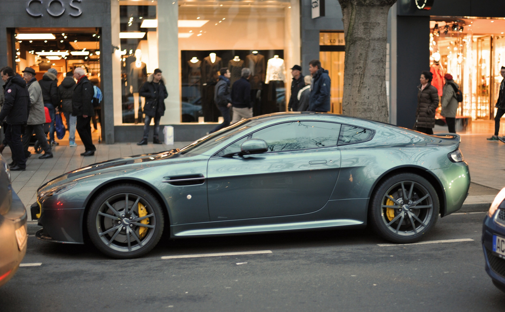 Aston Martin DB 8 Vantage