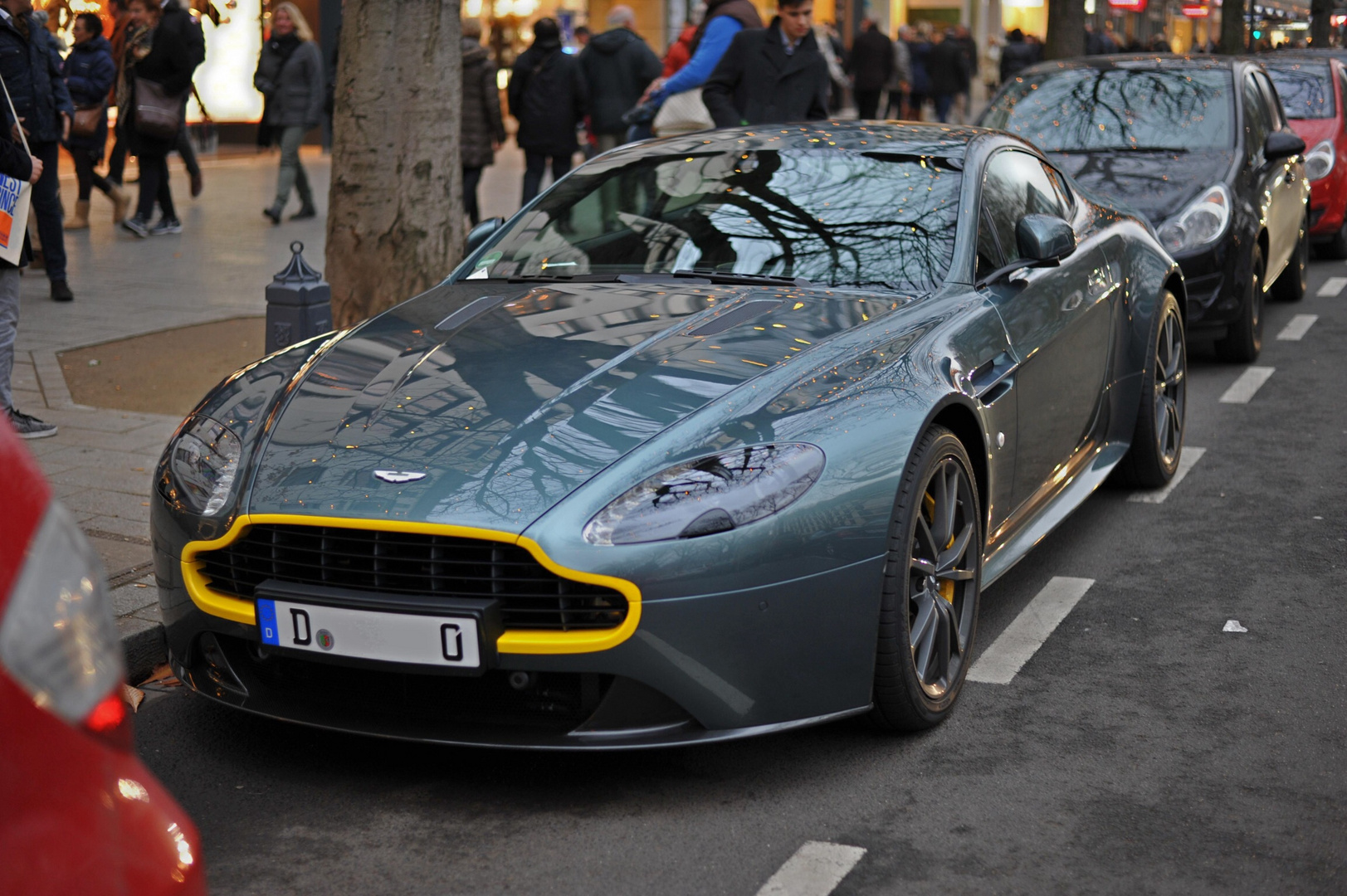 Aston Martin DB 8 Vantage