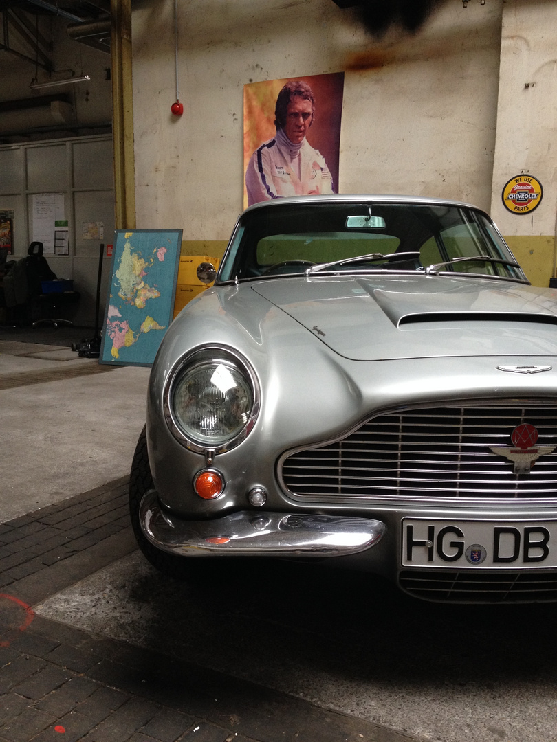 Aston Martin DB6