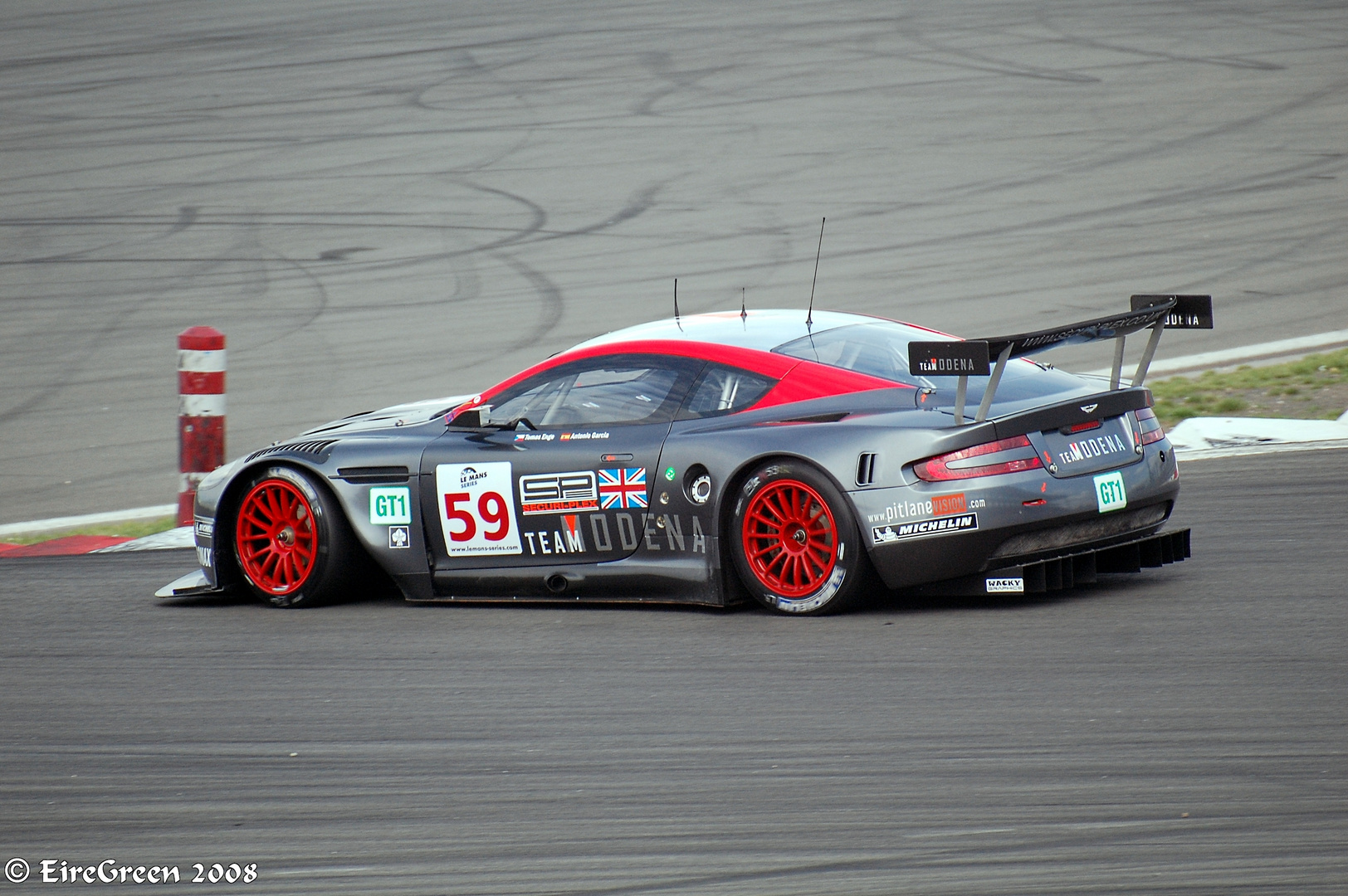 Aston Martin DB9 LMS GT1