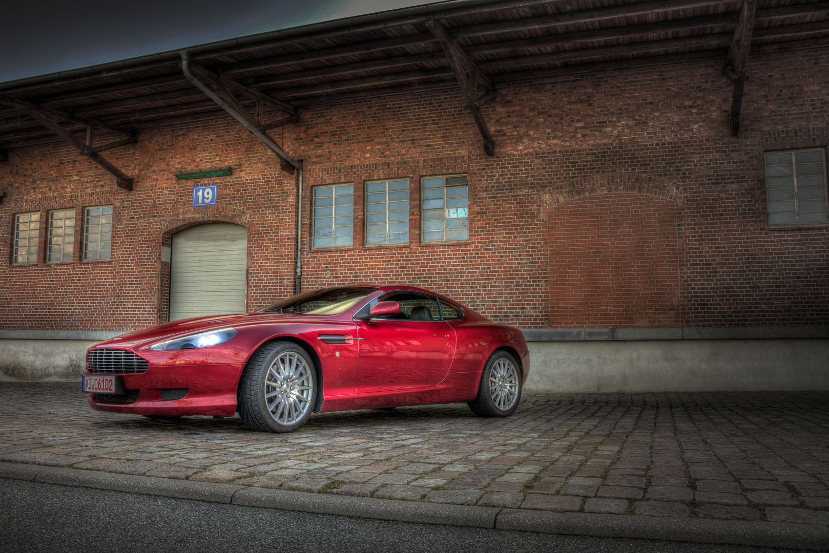 Aston Martin DB9 wine red