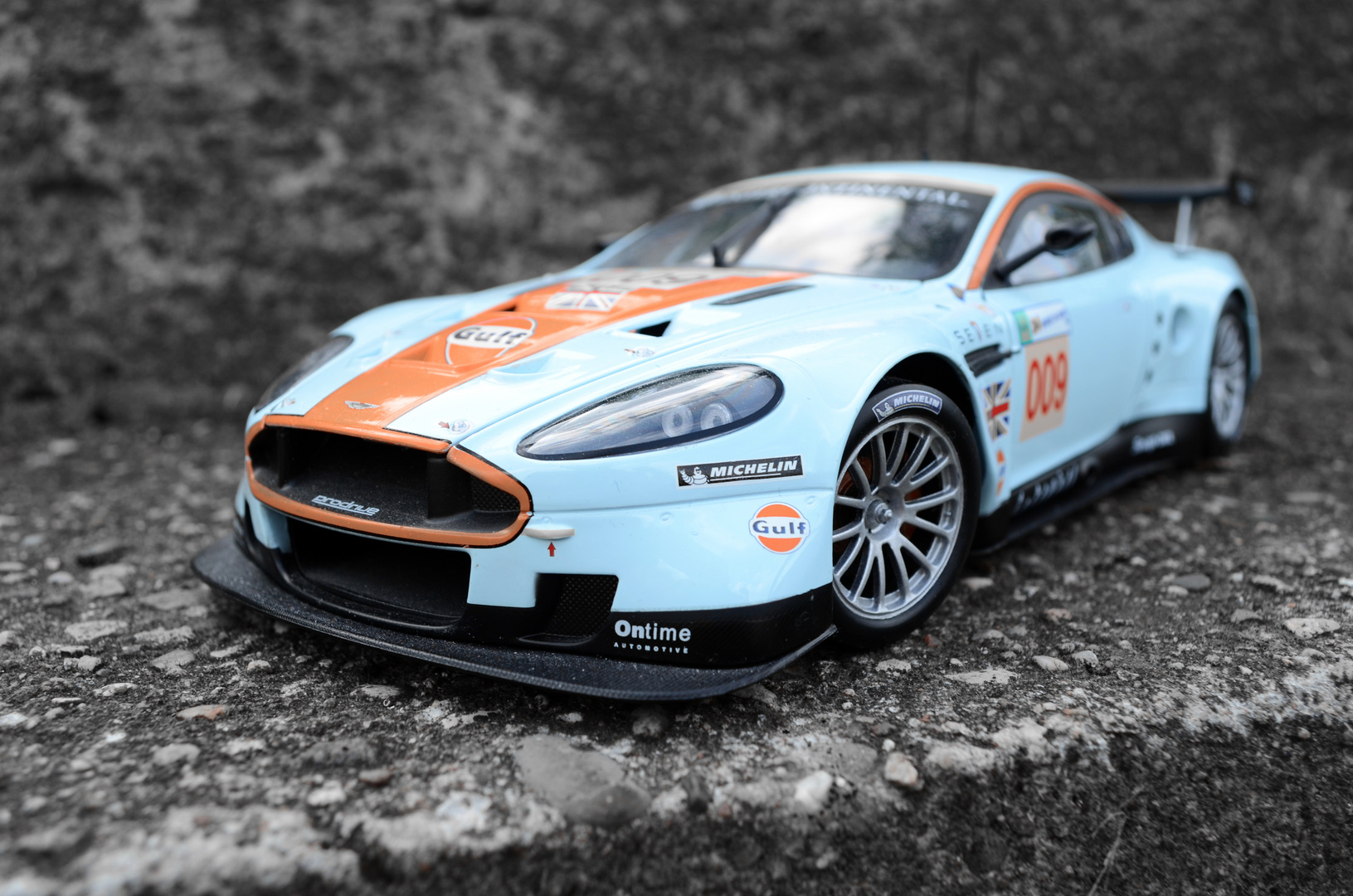 Aston Martin DBR9