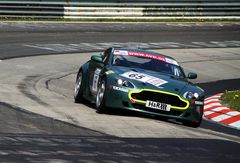 Aston Martin im Schwalbenschwanz