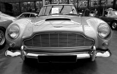 Aston Martin JB - Frontal