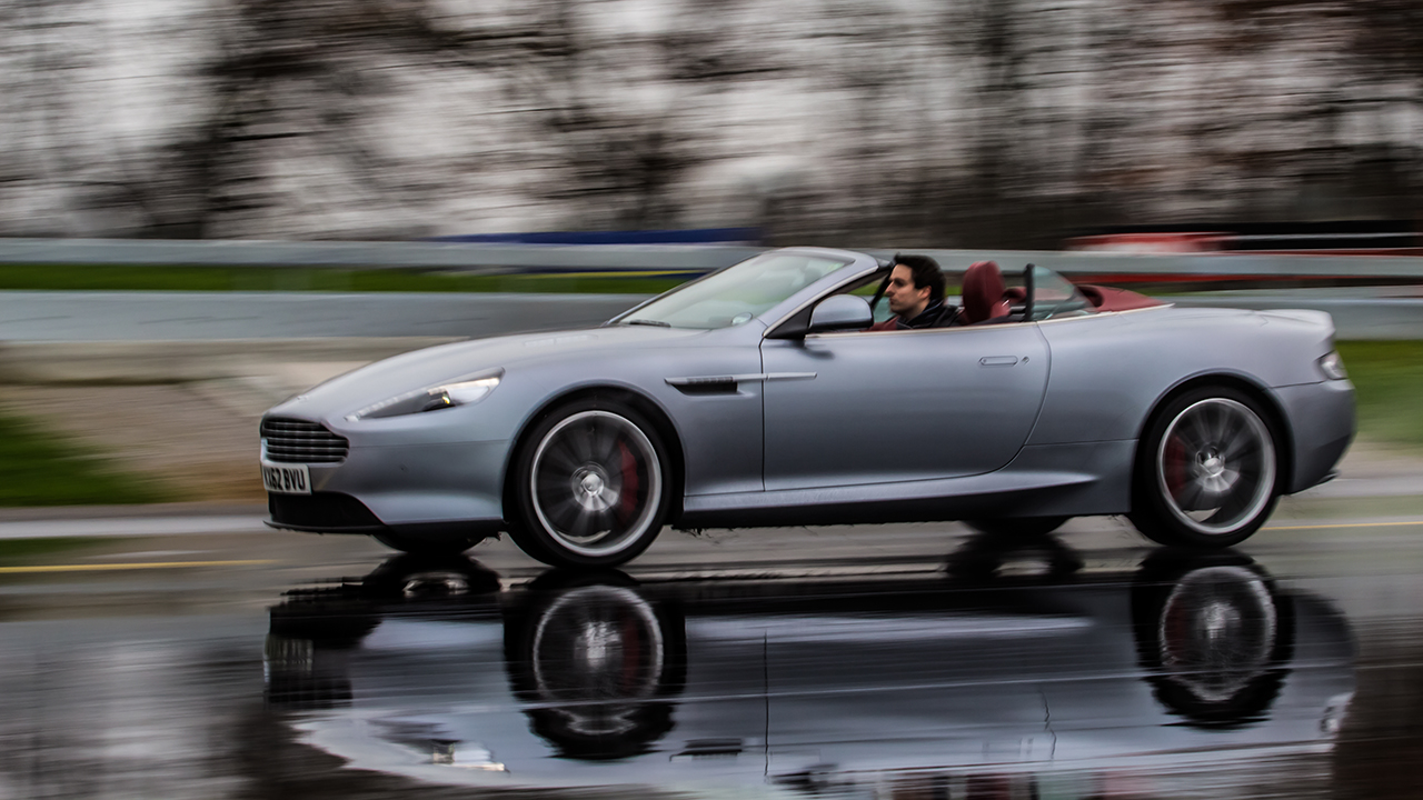 Aston Martin Panning