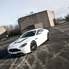 Aston Martin V12 Vantage