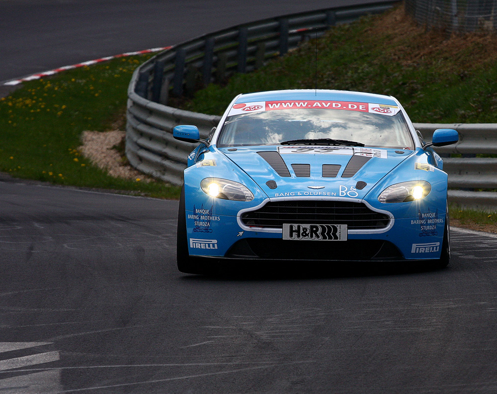 Aston Martin V12 Vantage beim 2. VLN Lauf 2009