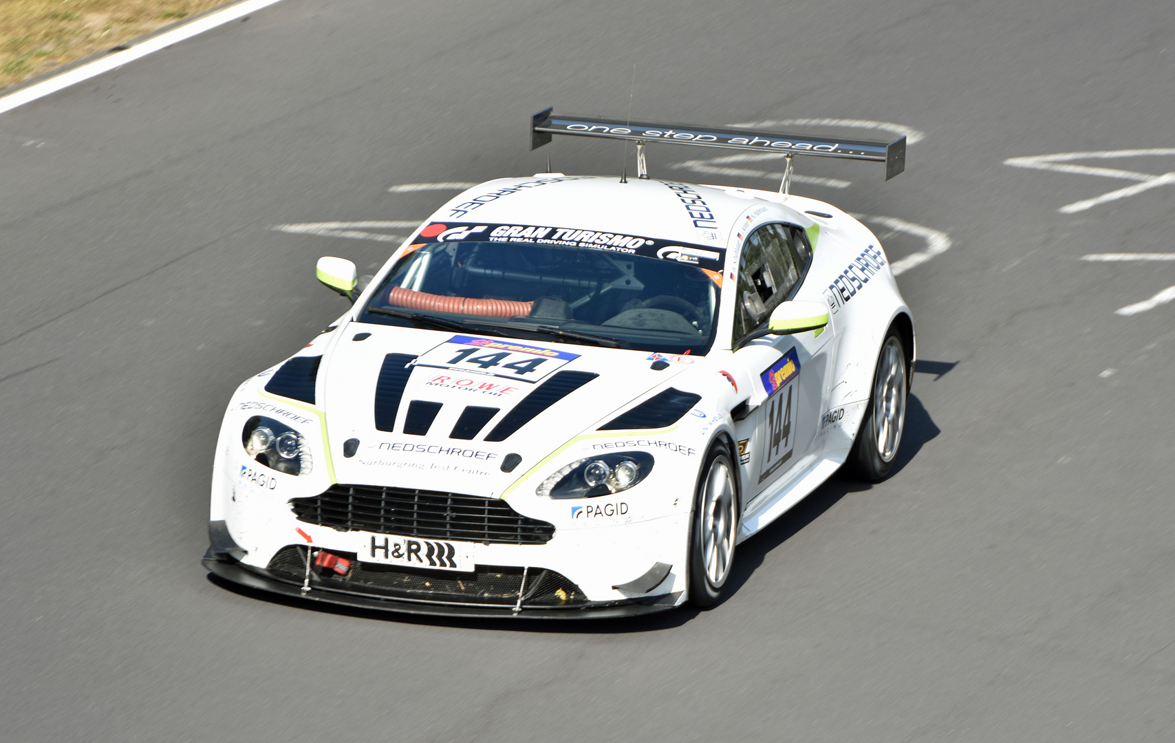 Aston Martin V12 Vantage Döttinger Höhe 