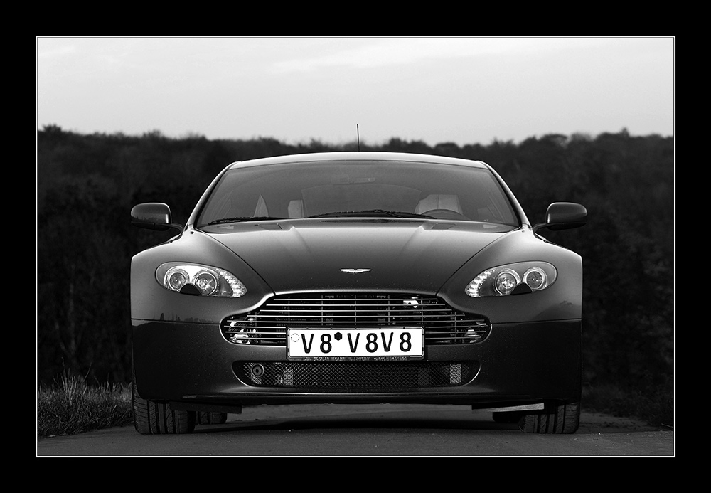 Aston Martin V8 Vantage