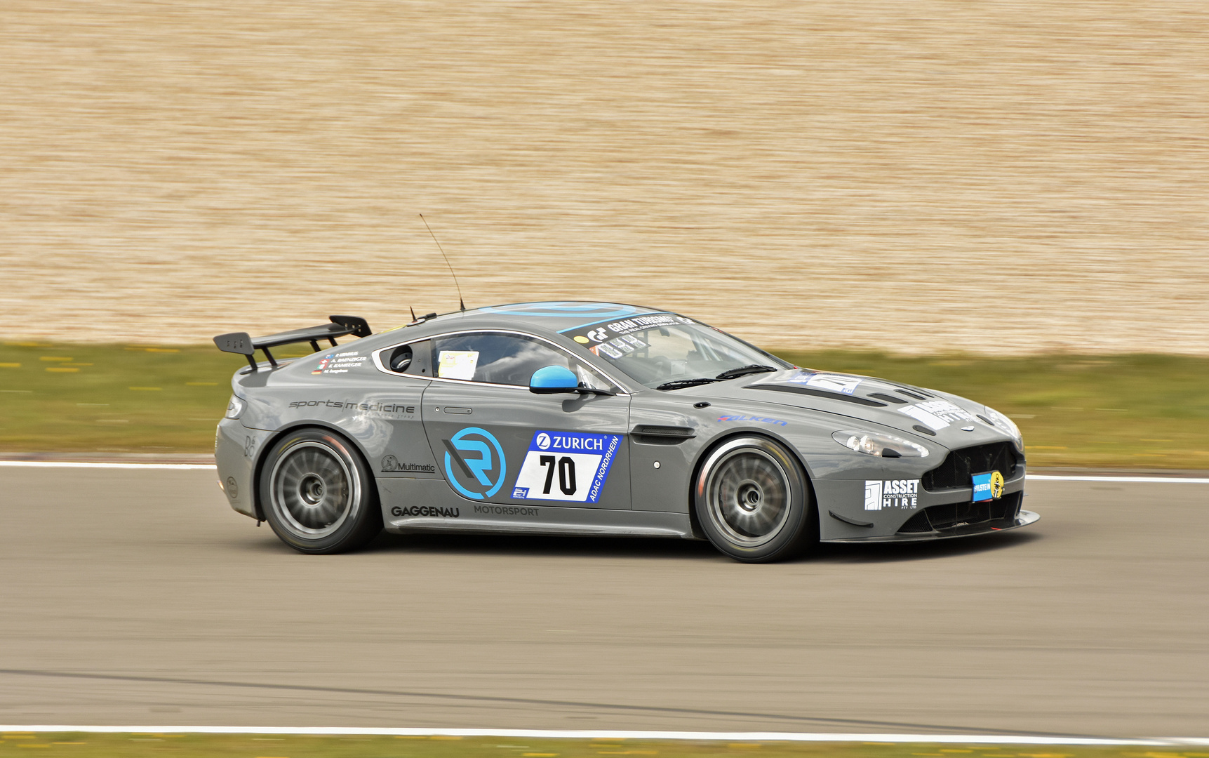 Aston Martin Vantage GT4 