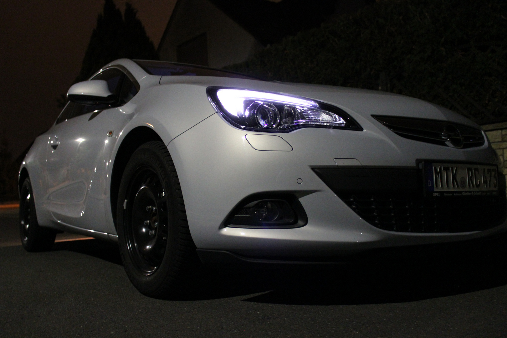 Astra J GTC @ night 2