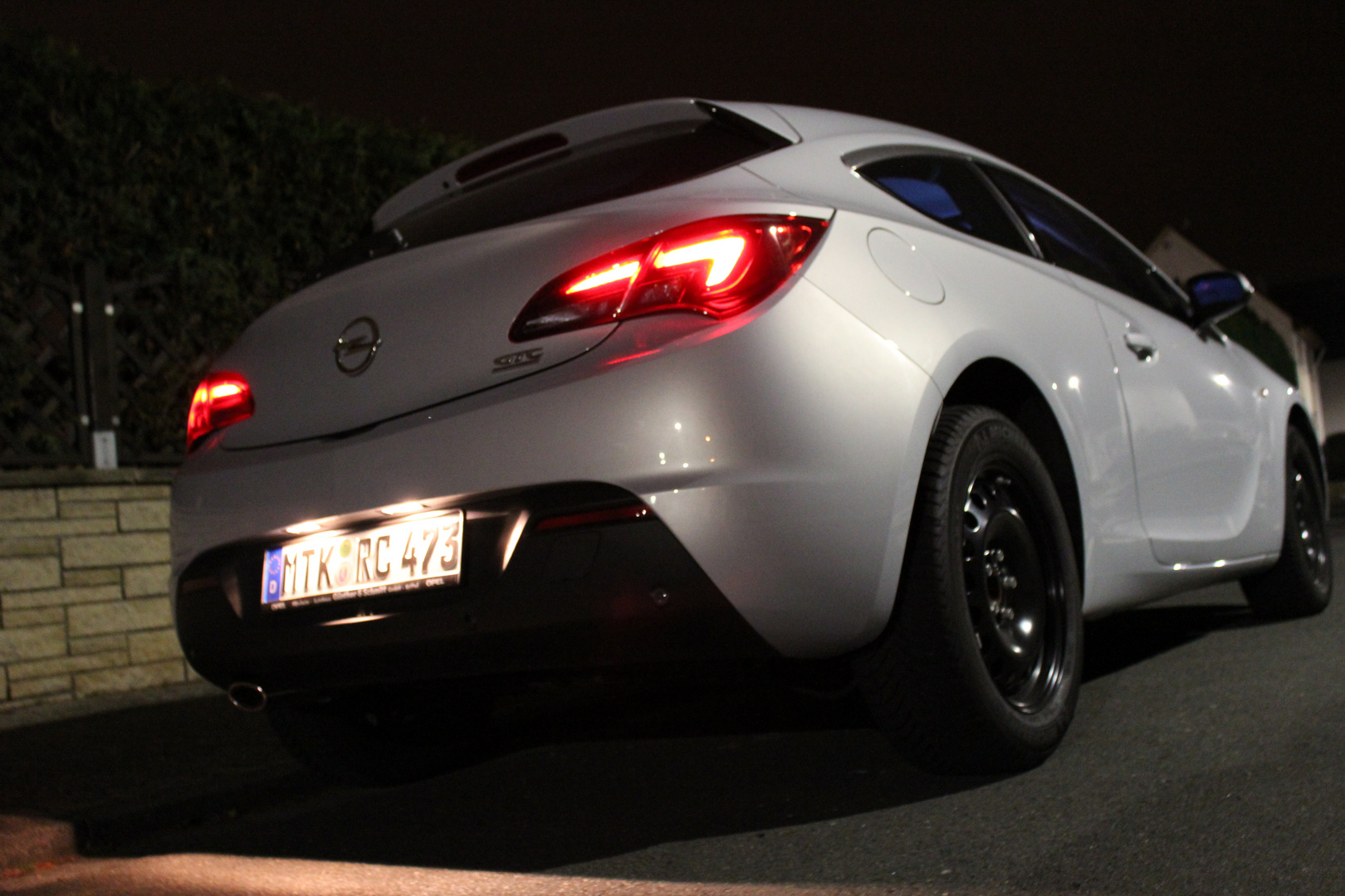 Astra J GTC @ night