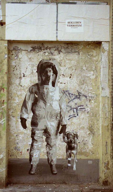 Astronaut & Hund