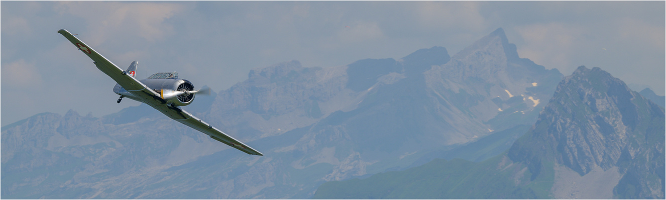 AT-16 Harvard IIB - der Gipfelstürmer