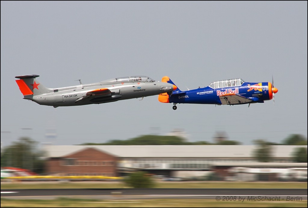 AT-6B Texan with L-29 as wingman