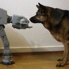 AT- AT ( Star Wars ) vs Schäferhund