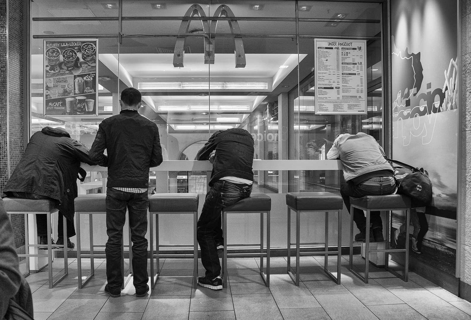 At night in the main railway station of Hanover