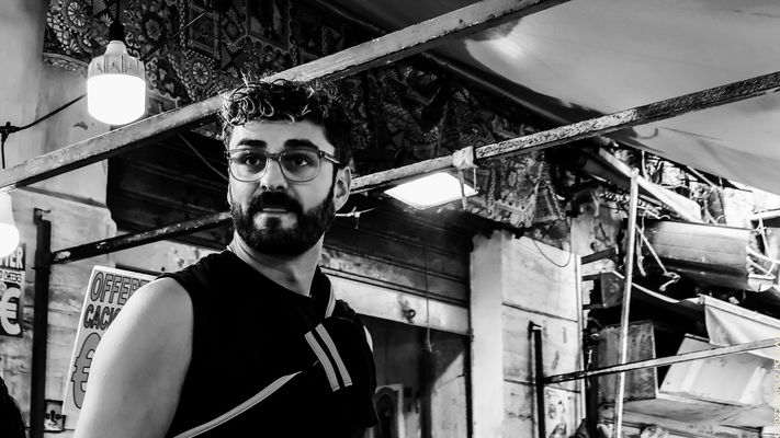 At the market, the spectacle of the people # 10