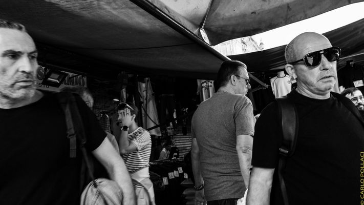At the market, the spectacle of the people # 6