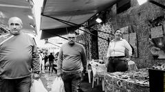 At the market, the spectacle of the people # III