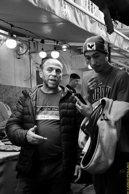 At the market, the spectacle of the people # IV