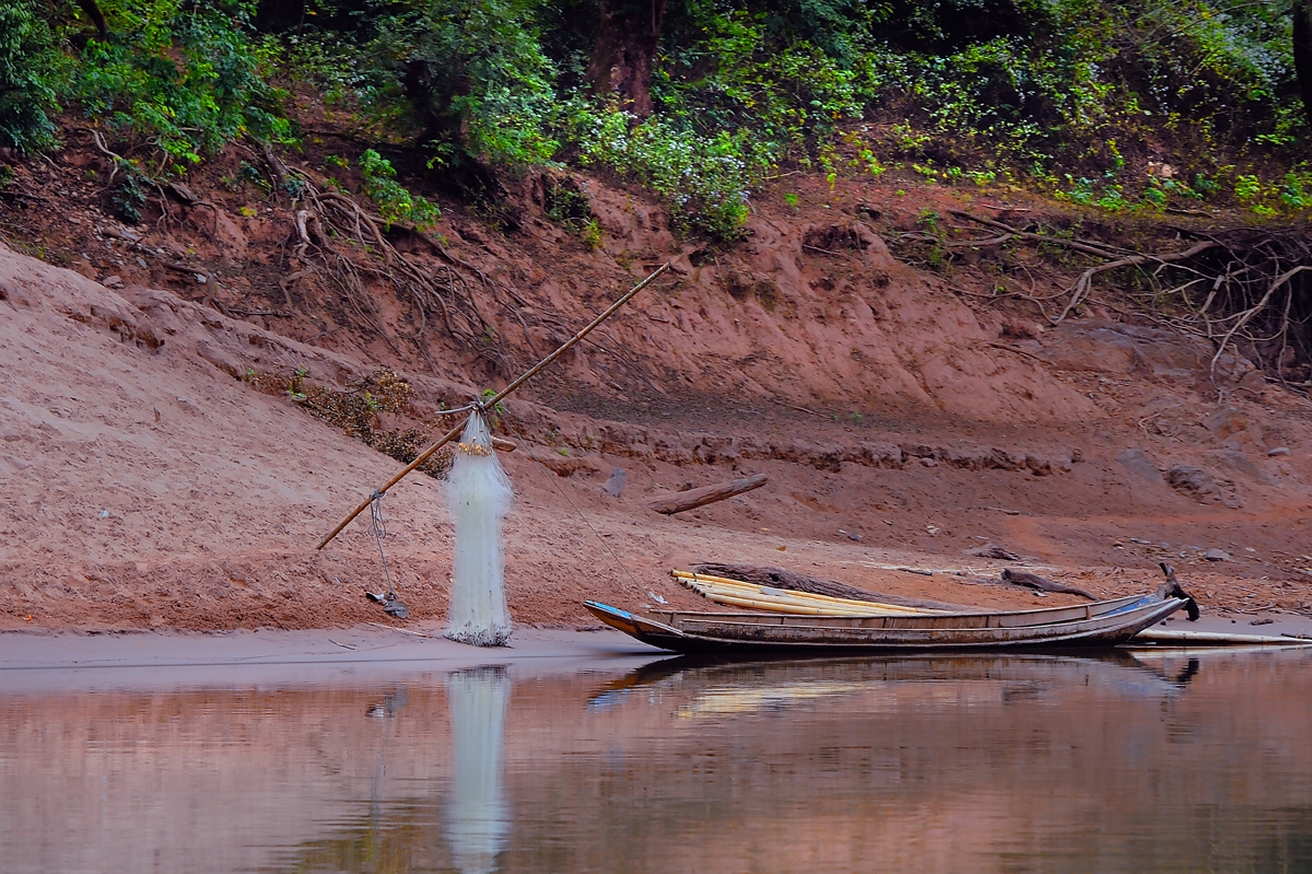 At the riverside of Maenam Ou