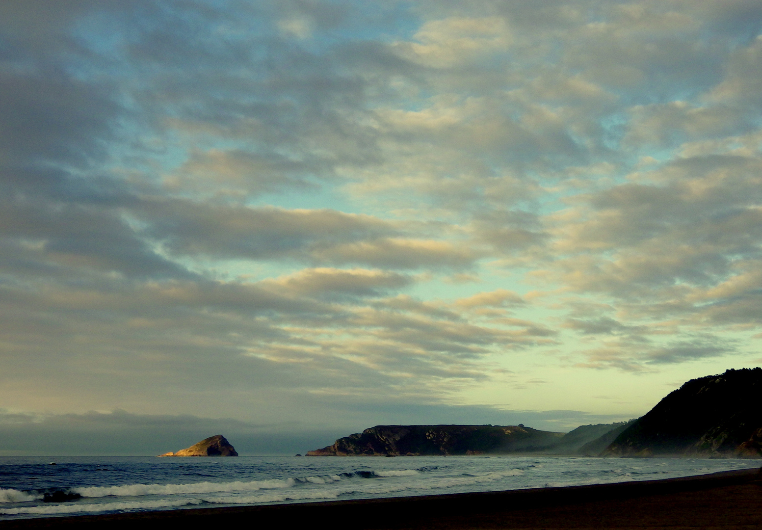 Atardece en la playa de Los Quebrantos