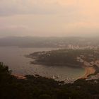 Atardecer brumoso sobre la caleta