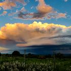 Atardecer con nube de tormenta