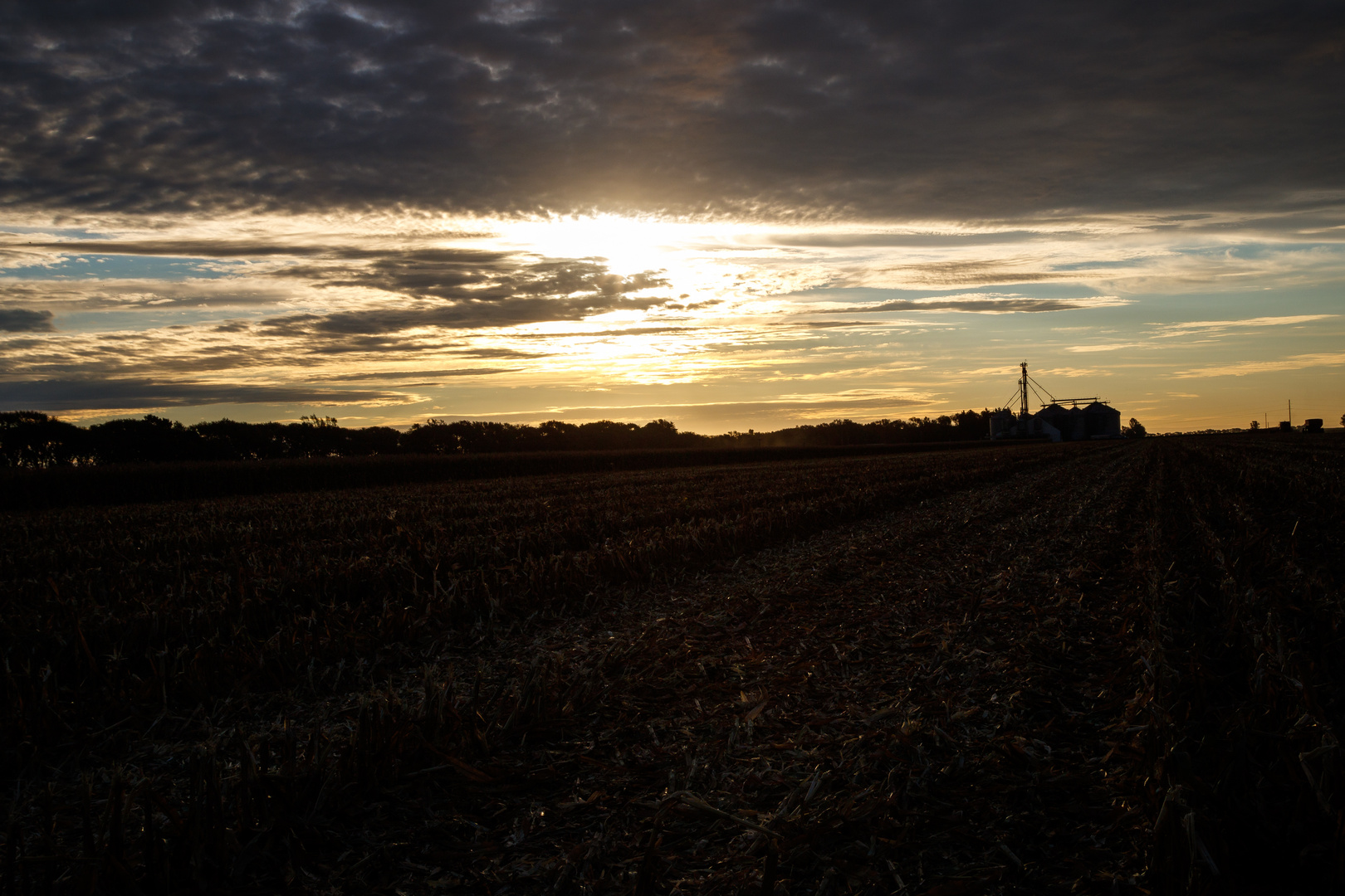 Atardecer con tormenta