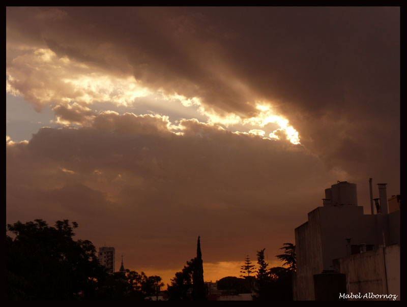 ATARDECER CON TORMENTA