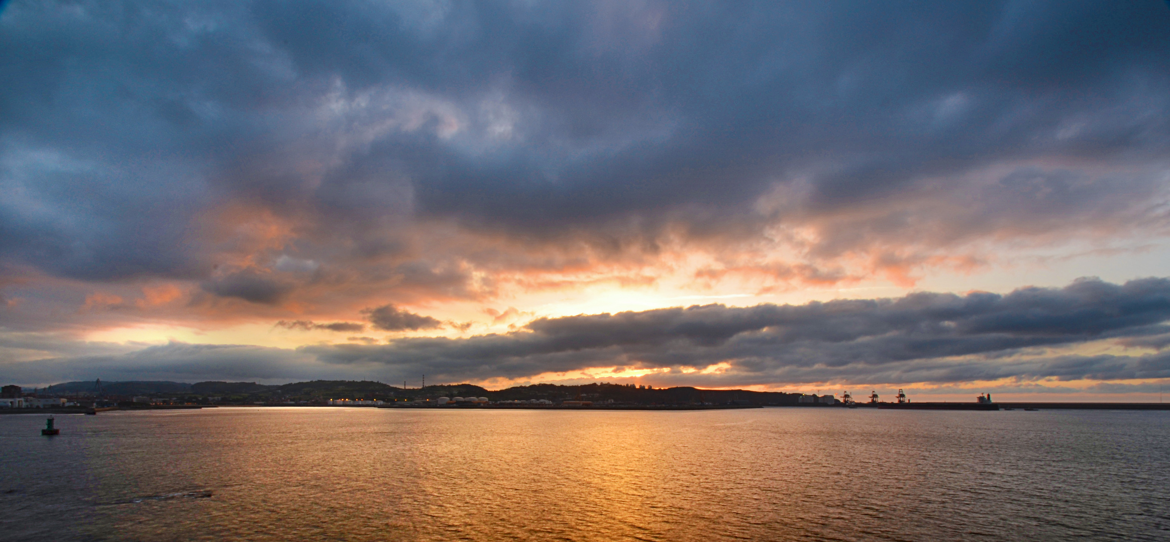 Atardecer desde el muelle