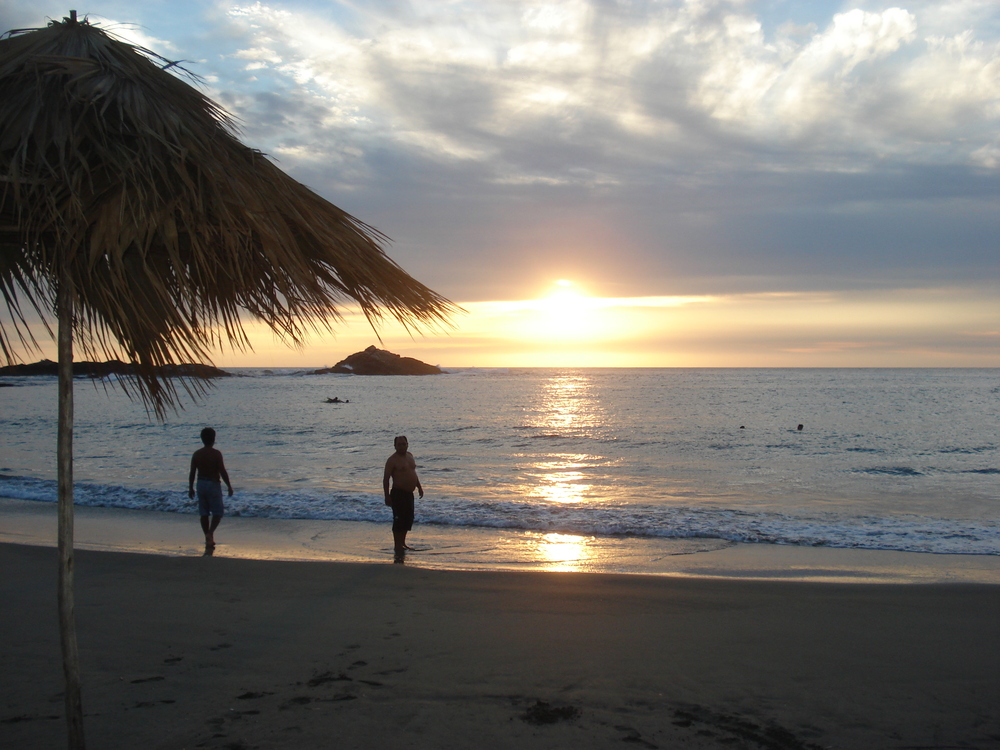 ATARDECER EN BALNEARIO DE TUQUILLO HUARMEY