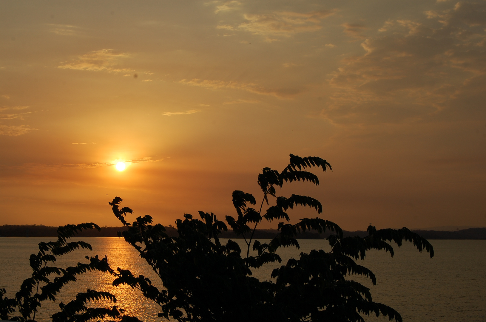 atardecer en el lago