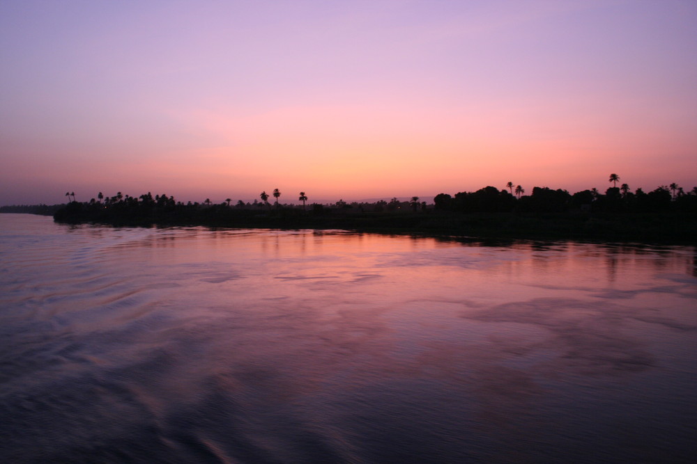 ATARDECER EN EL NILO