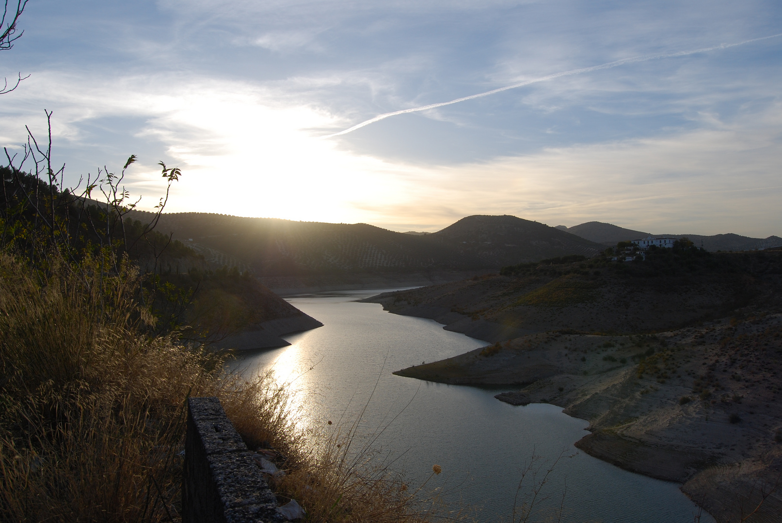 Atardecer en el pantano de Iznájar