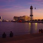ATARDECER EN EL PORT VELL DE BARCELONA. 