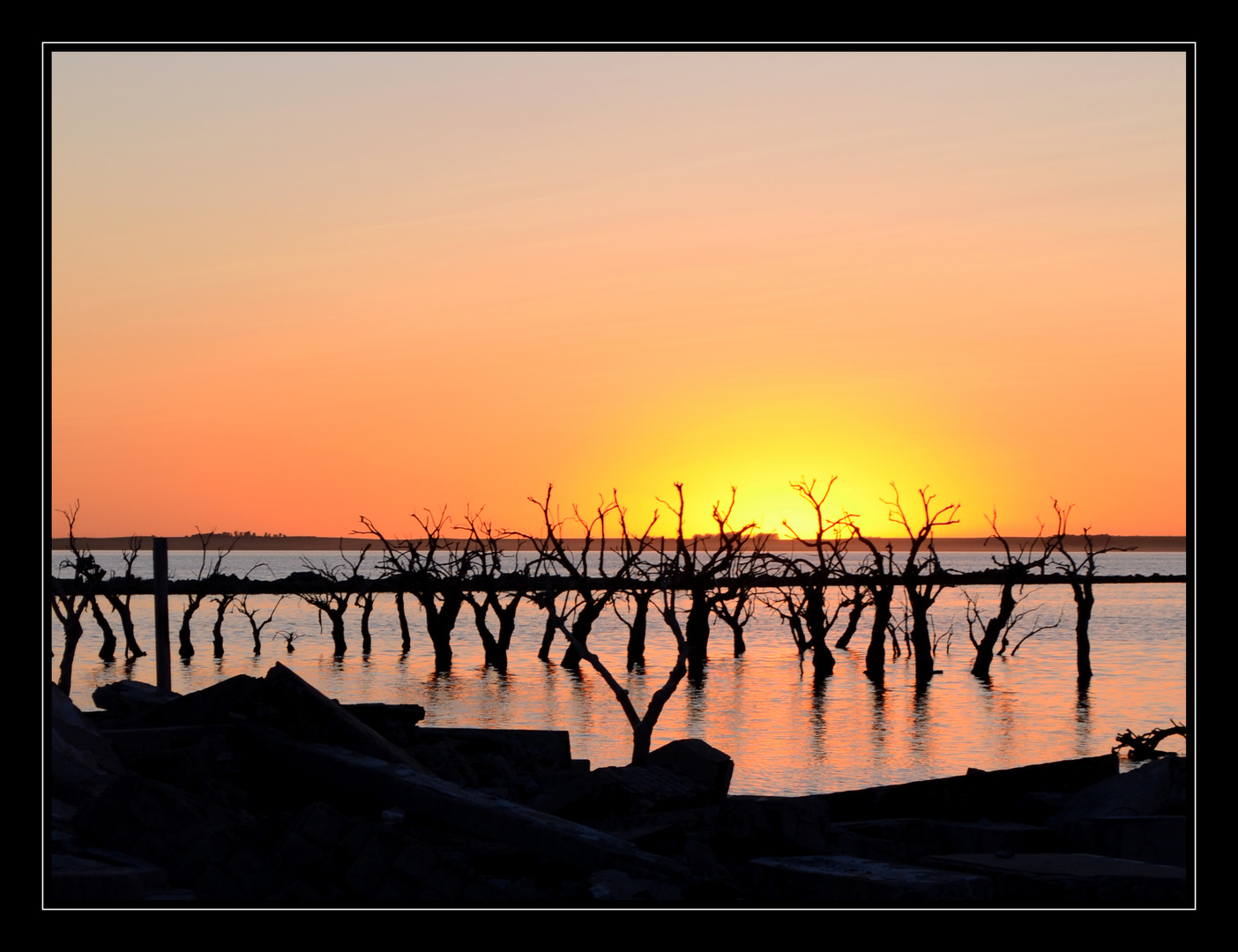 Atardecer en Epecuén. Buenos Aires. Argentina